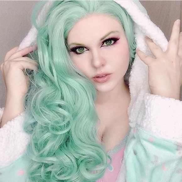 22” MINT GREEN BODY WAVYCURLY LACE FRONT WIG*NEW*🆕